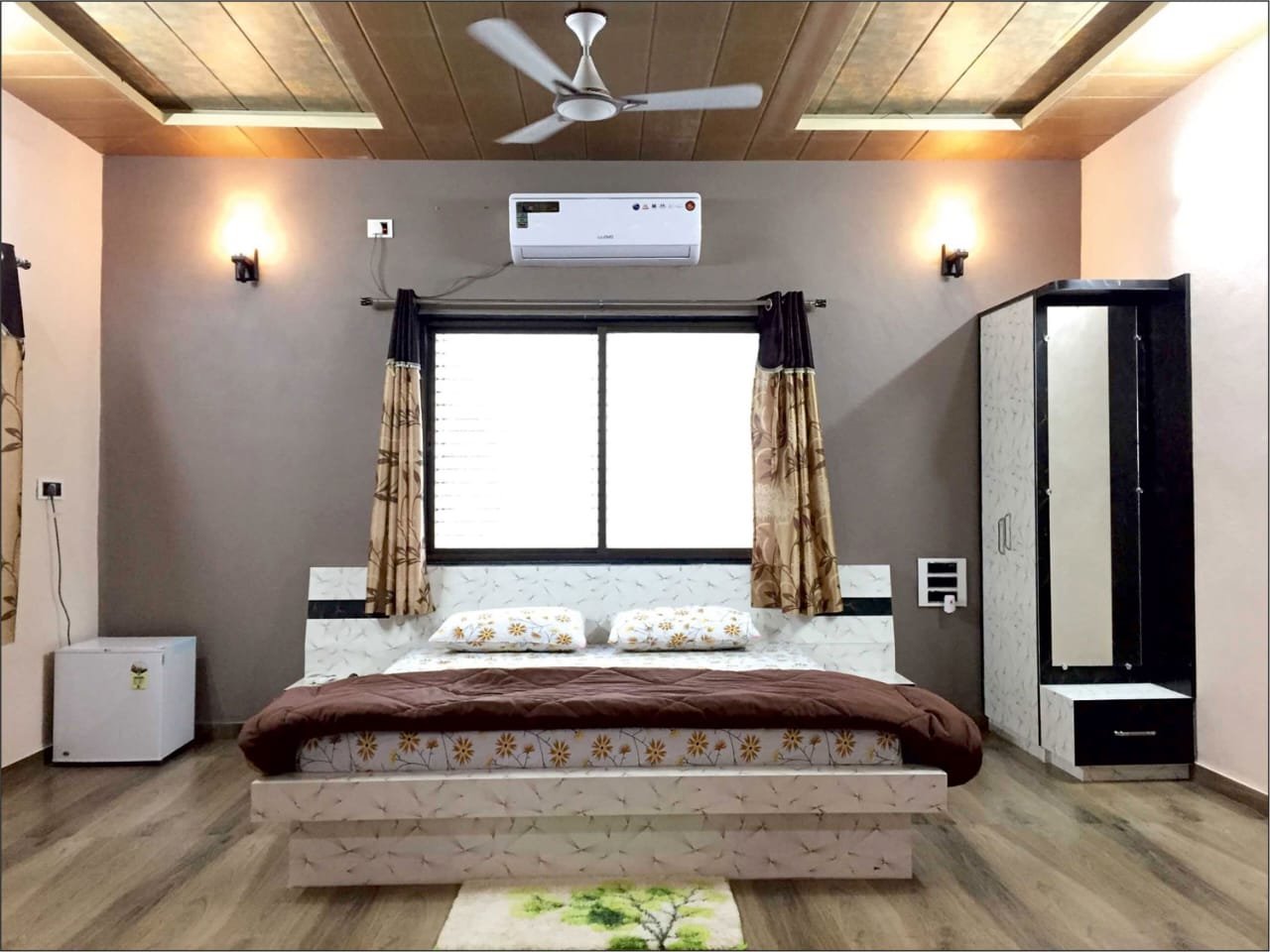 Contemporary TV Unit