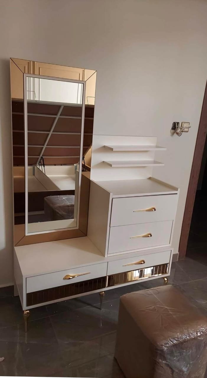 Contemporary TV Unit